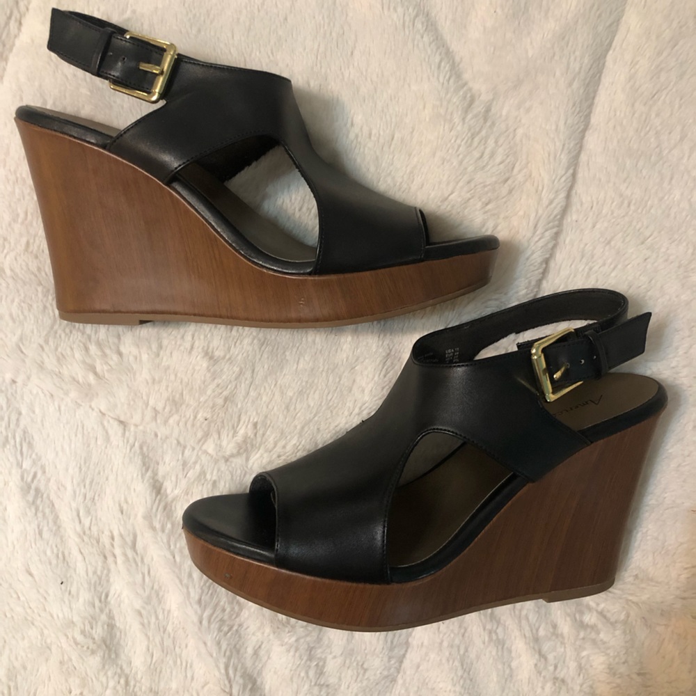 Black Wedges